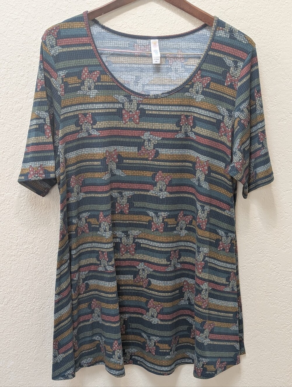 LuLaRoe Disney Perfect Tee With Multicolor Stripe Minnie Mouse Pattern. Size 2XL